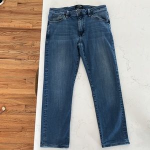 Men’s 34 Heritage in Courage, Mid Rise, Straight Fit. 27” original hem preserved